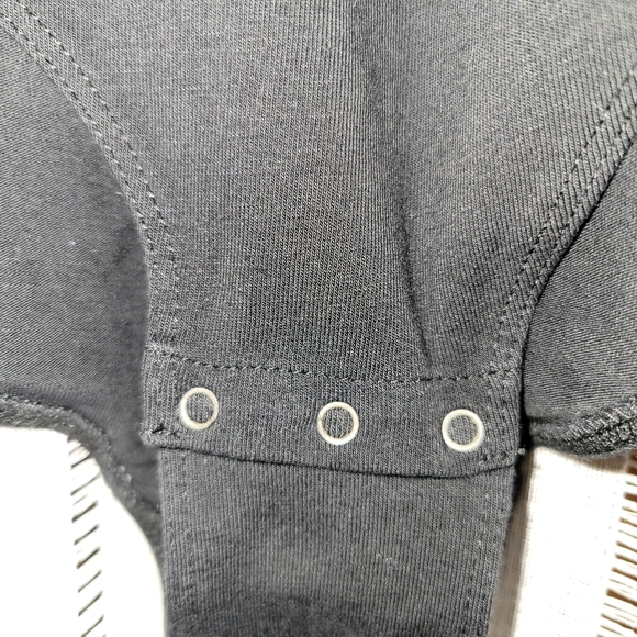 Black Lace Center Body Suit - Picture 4 of 5